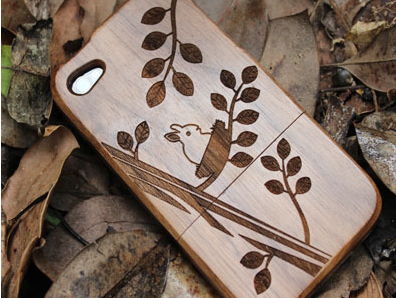 激光雕刻手機(jī)殼，擁有它你就是這條街上最靚的仔