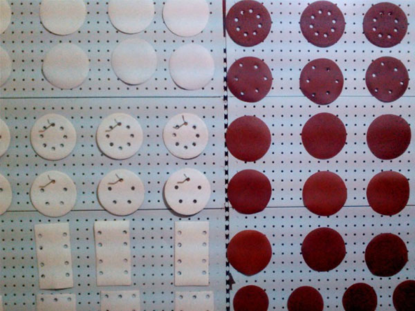 砂紙砂布激光打孔切割設(shè)備—激光打標(biāo)機