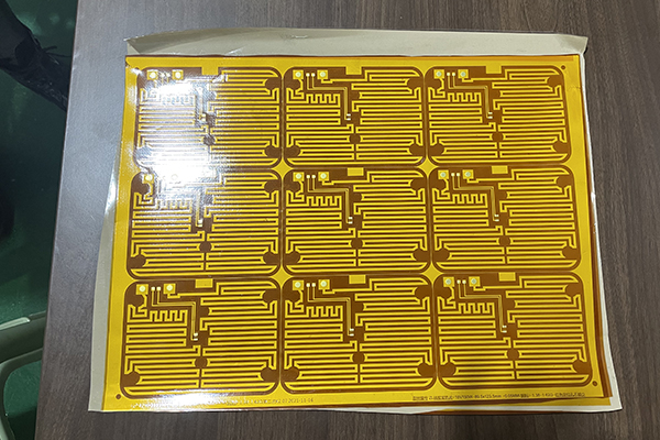 FPC加熱膜柔性發熱片裁切設備——電熱膜激光切割機